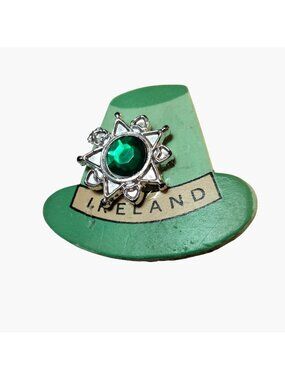 St Patricks Day Leprechaun Hat Brooch Faux Emerald Green Vintage Ireland